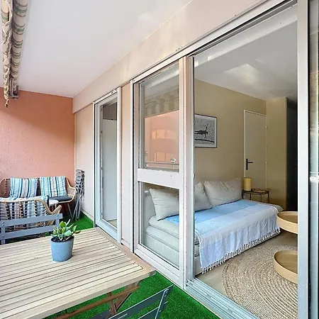 Charming Air-conditioned With Terrace & Parking 600 M From The Le Lavandou