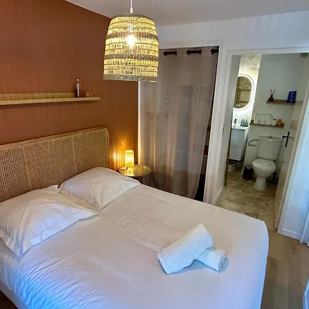 Charming Air-conditioned With Terrace & Parking 600 M From The Apartman *