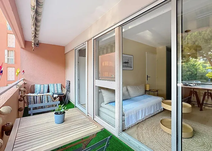 Apartman Charming Air-conditioned With Terrace & Parking 600 M From The *