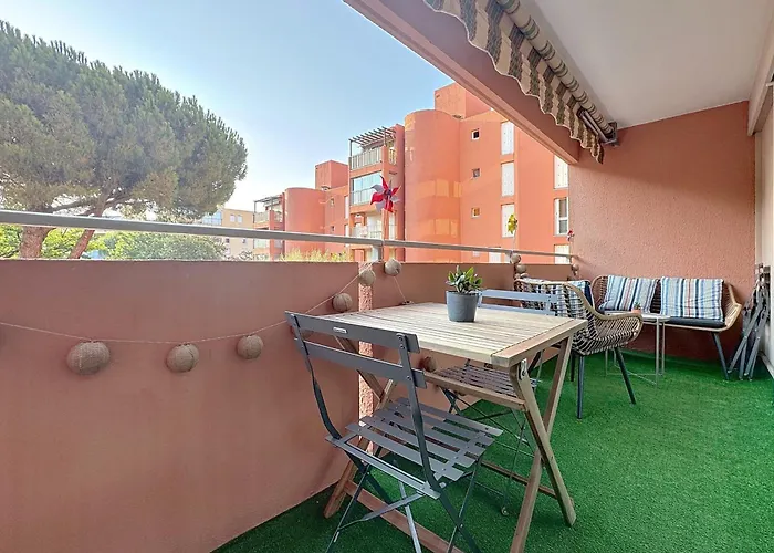 Charming Air-conditioned With Terrace & Parking 600 M From The