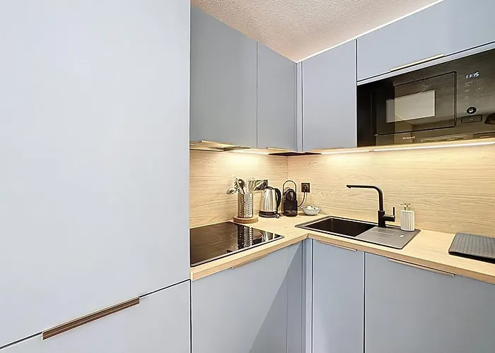 Apartman Charming Air-conditioned With Terrace & Parking 600 M From The